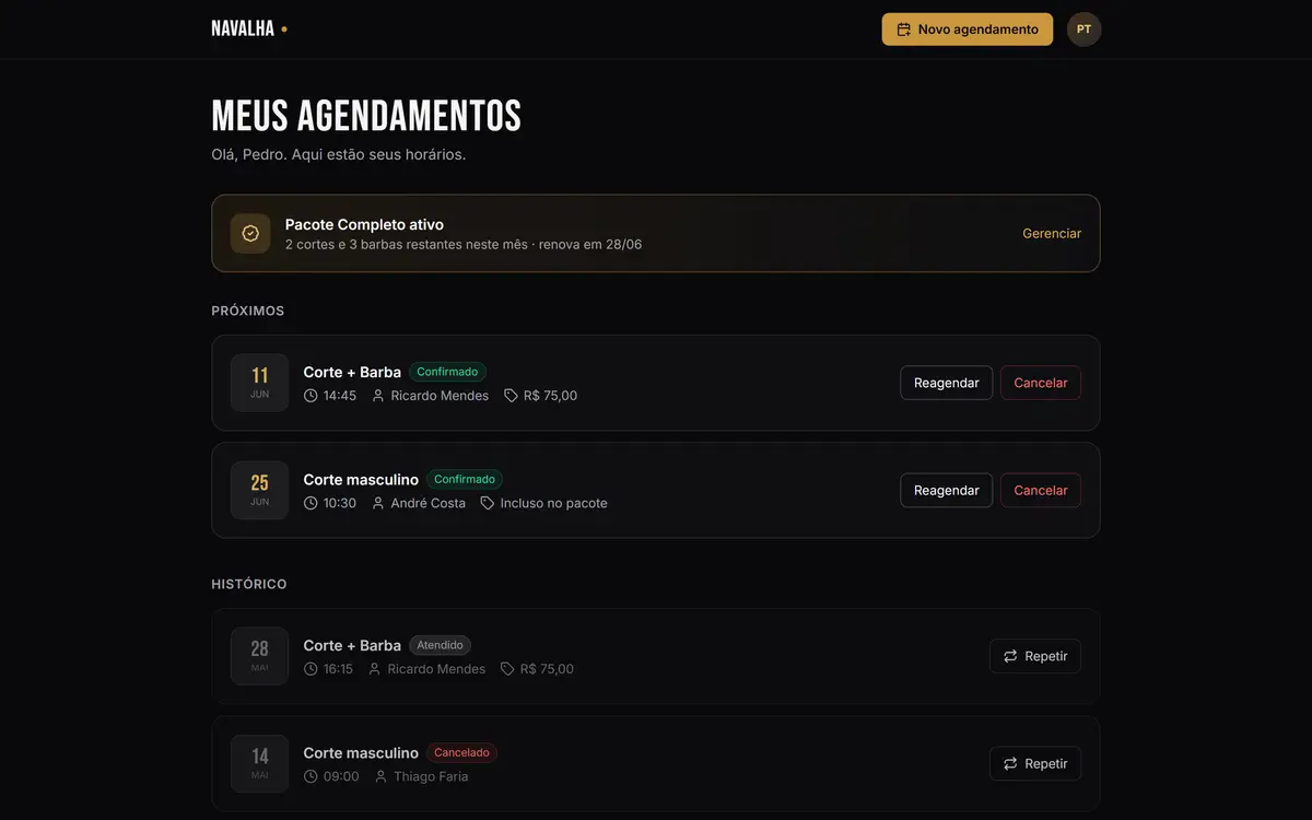 Tela do cliente com seus agendamentos: faixa de pacote ativo no topo e cartões separados em Próximos e Histórico, cada um mostrando data, horário, serviço, profissional, valor e status, com ações de reagendar, cancelar ou repetir.