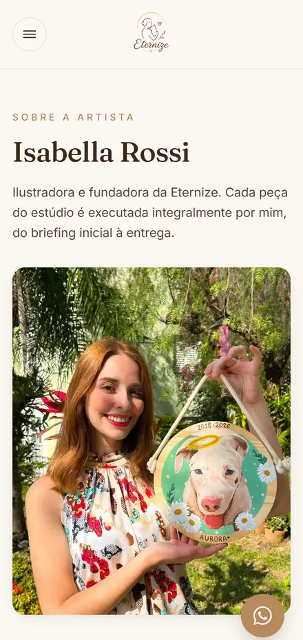 Página sobre em layout mobile, apresentando a artista com retrato, biografia em vários blocos de texto e uma citação em destaque sobre o significado das peças. Termina com um chamado "Vamos conversar?" e botão de contato, seguido do rodapé escuro.
